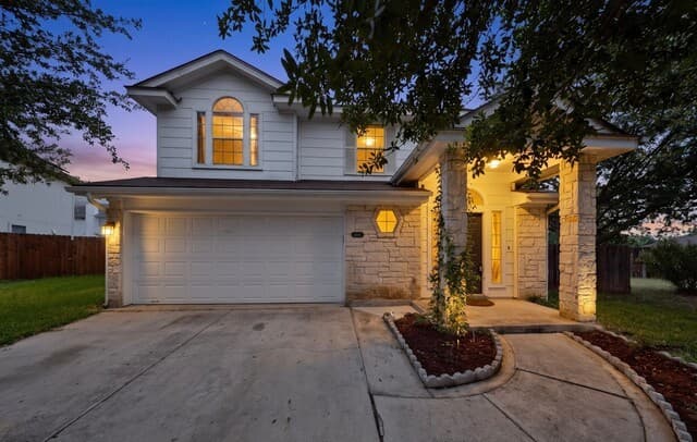 3-bedroom rental at 8903 Gallop Leap in San Antonio, TX — photo 1