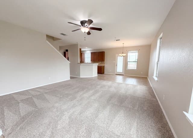 3-bedroom rental at 5733 Ty Lindstrom in Schertz, TX — photo 3