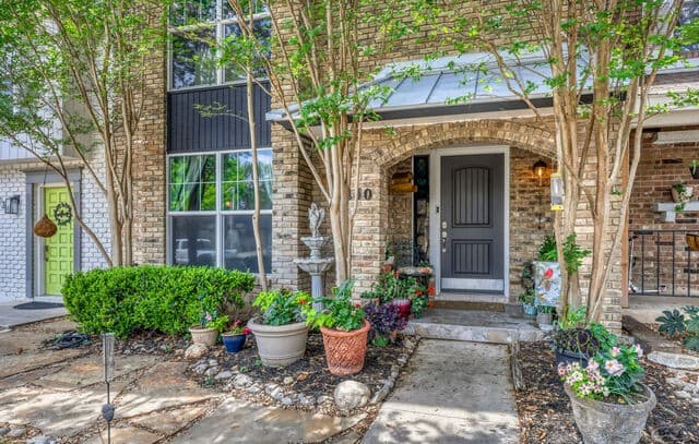 3-bedroom rental at 140 Amistad Blvd in Universal City, TX — photo 1