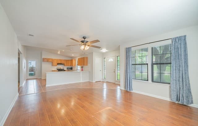 3-bedroom rental at 226 Edge Ave in San Antonio, TX — photo 1