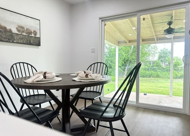4-bedroom rental at 259 E Baetz Blvd in San Antonio, TX — photo 3