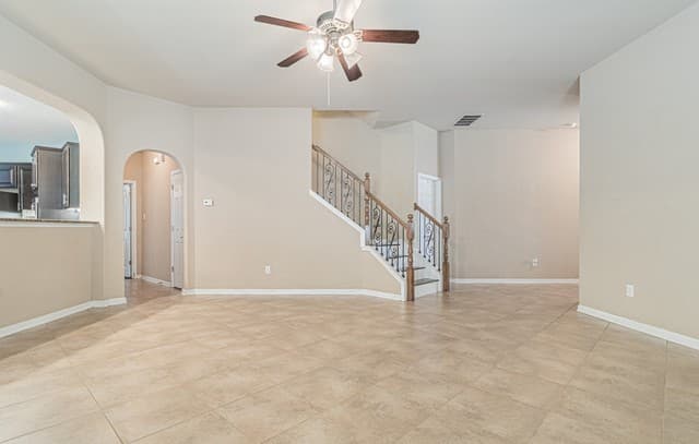 4-bedroom rental at 24760 Buck Crk in San Antonio, TX — photo 4