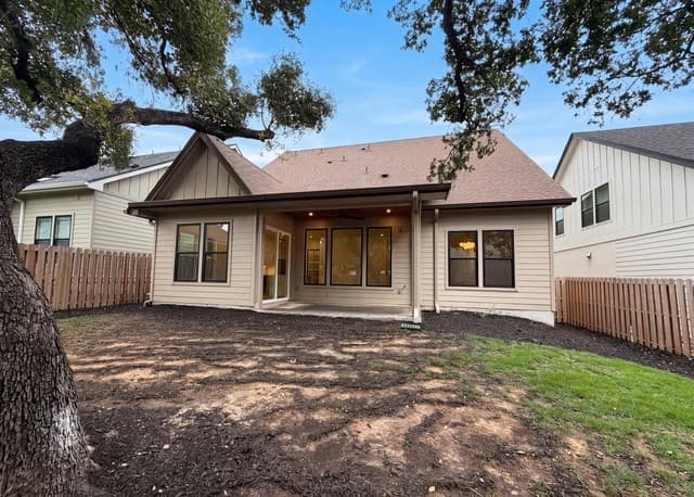 4-bedroom rental at 4211 Honeycomb St in San Antonio, TX — photo 5