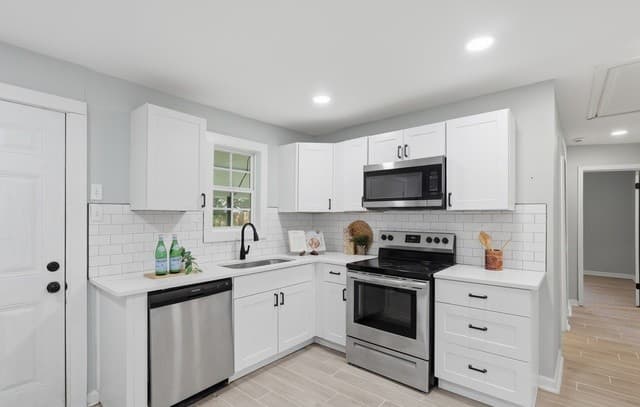 3-bedroom rental at 111 Odis in San Antonio, TX — photo 1