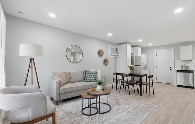 3-bedroom rental at 111 Odis in San Antonio, TX — photo 4