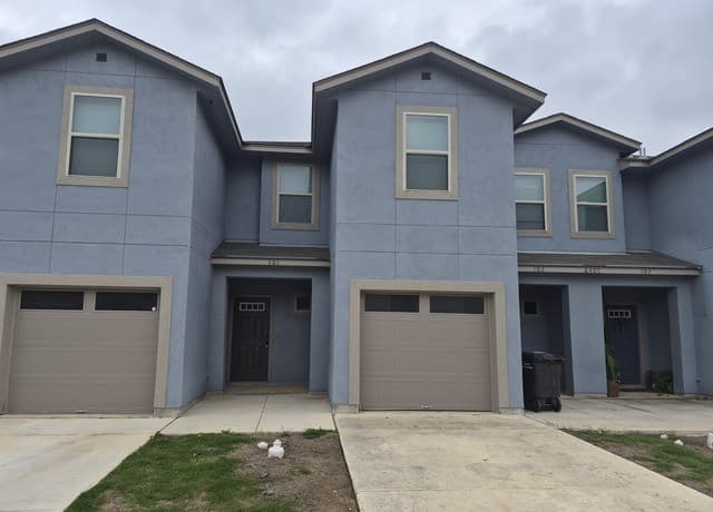 rental at 6407 Luglio Ln in San Antonio, TX — photo 1