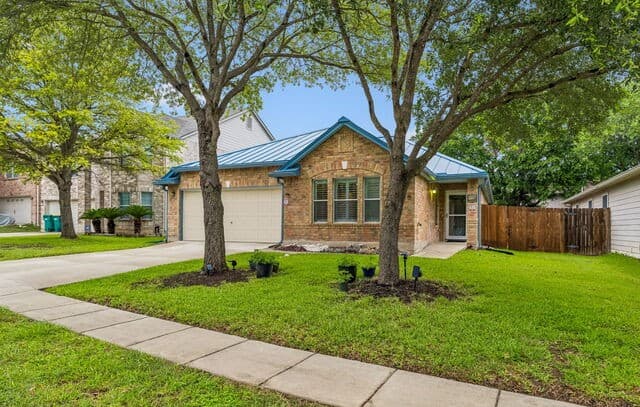 4-bedroom rental at 11228 Forest Pass Ct in Live Oak, TX — photo 1