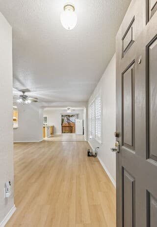 4-bedroom rental at 11228 Forest Pass Ct in Live Oak, TX — photo 5