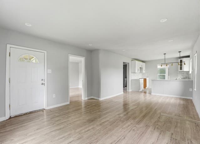 2-bedroom rental at 4838 Melvin Dr in San Antonio, TX — photo 4