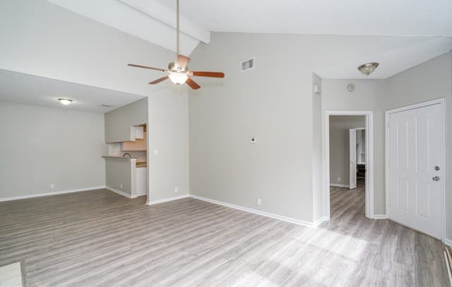 3-bedroom rental at 2826 Village Pkwy in San Antonio, TX — photo 3