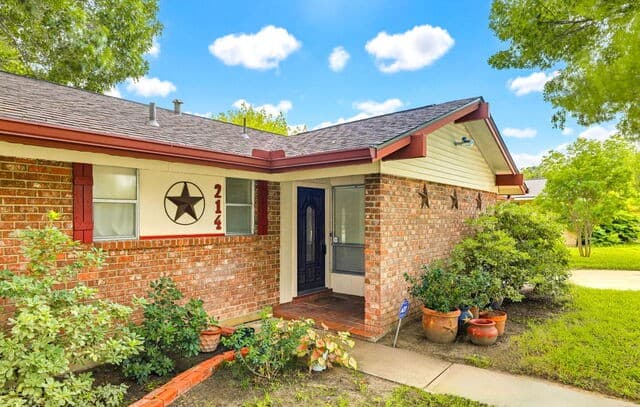 3-bedroom rental at 214 Sonata Dr in San Antonio, TX — photo 3