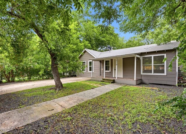 4-bedroom rental at 720 Chickering Ave in San Antonio, TX — photo 2