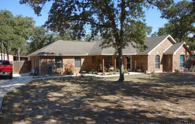 4-bedroom rental at 139 Champions Blvd in La Vernia, TX — photo 1