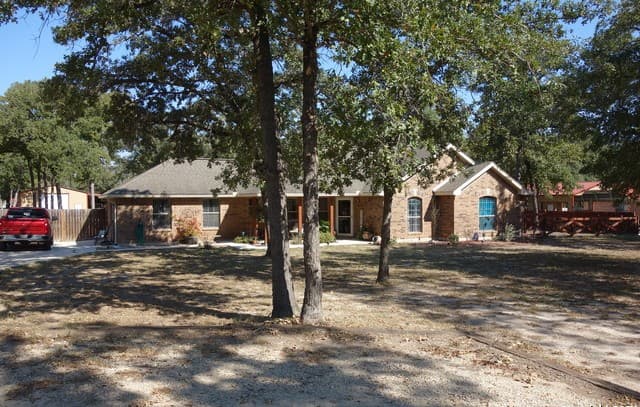 4-bedroom rental at 139 Champions Blvd in La Vernia, TX — photo 2
