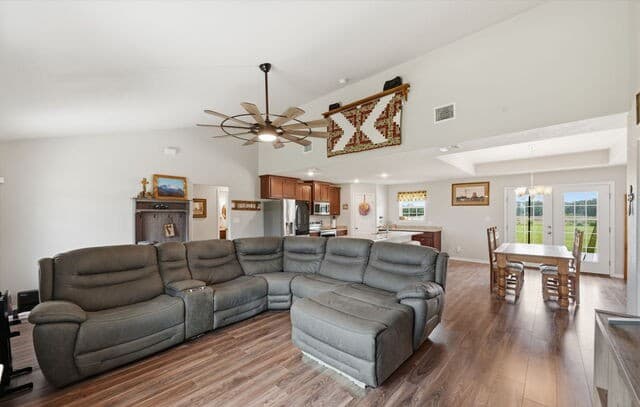 Home for sale at 239 Colt Trl in Natalia, TX — photo 4