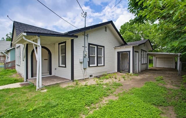 2-bedroom rental at 435 E Gerald Ave in San Antonio, TX — photo 3