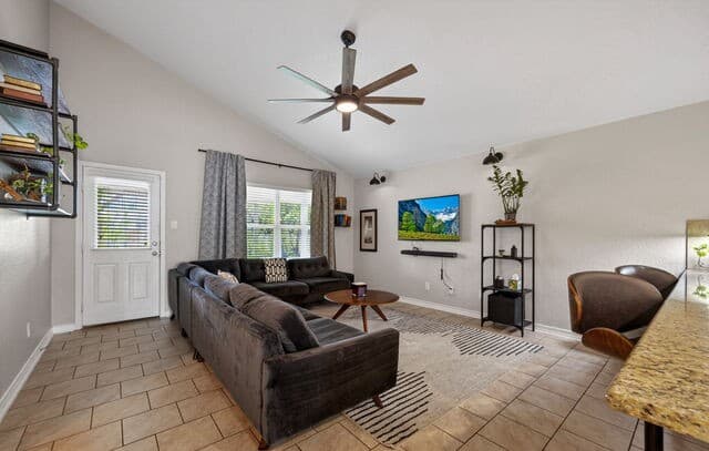 4-bedroom rental at 5514 Toledo Farm in San Antonio, TX — photo 5