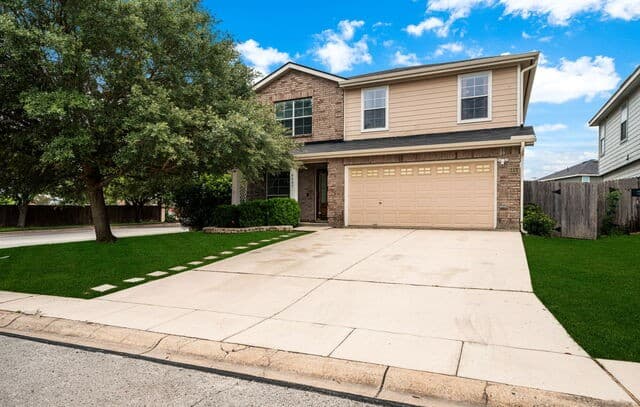 4-bedroom rental at 6664 Richland Pl in San Antonio, TX — photo 1