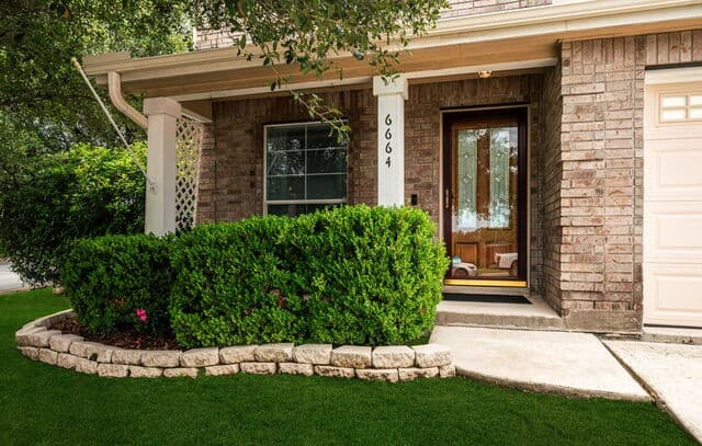 4-bedroom rental at 6664 Richland Pl in San Antonio, TX — photo 2