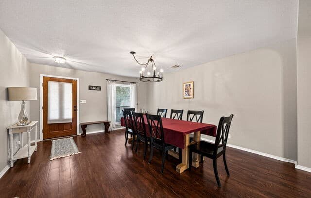4-bedroom rental at 6664 Richland Pl in San Antonio, TX — photo 4