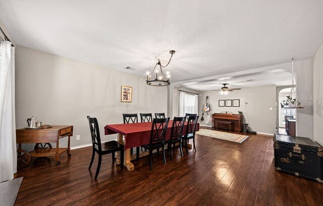 4-bedroom rental at 6664 Richland Pl in San Antonio, TX — photo 5