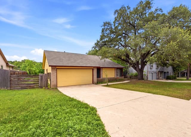 4-bedroom rental at 6104 Cloudy Ridge in San Antonio, TX — photo 3