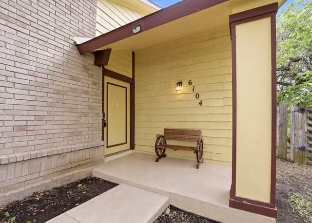 4-bedroom rental at 6104 Cloudy Ridge in San Antonio, TX — photo 4