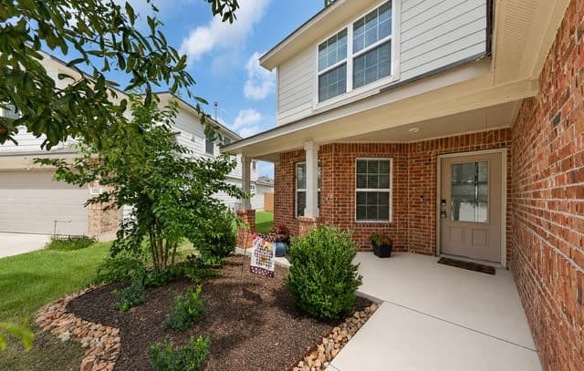 4-bedroom rental at 13306 Silky Rye in San Antonio, TX — photo 3