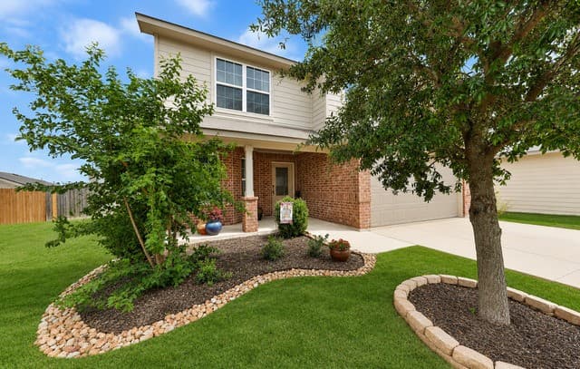 4-bedroom rental at 13306 Silky Rye in San Antonio, TX — photo 4