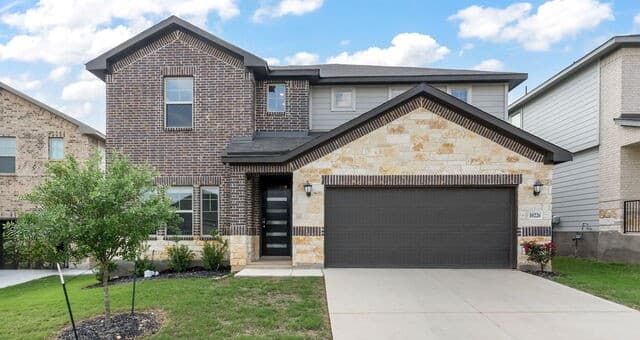 4-bedroom rental at 10226 Juniper Oaks in Boerne, TX — photo 1