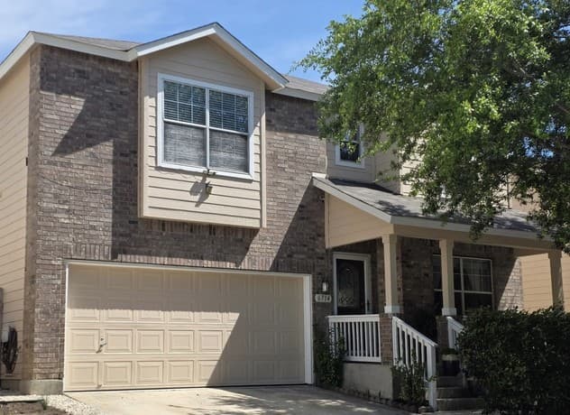 5-bedroom rental at 6714 Carlsbad Rio in San Antonio, TX — photo 1