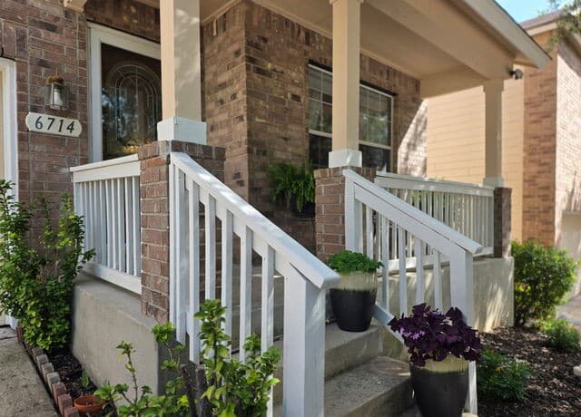 5-bedroom rental at 6714 Carlsbad Rio in San Antonio, TX — photo 3