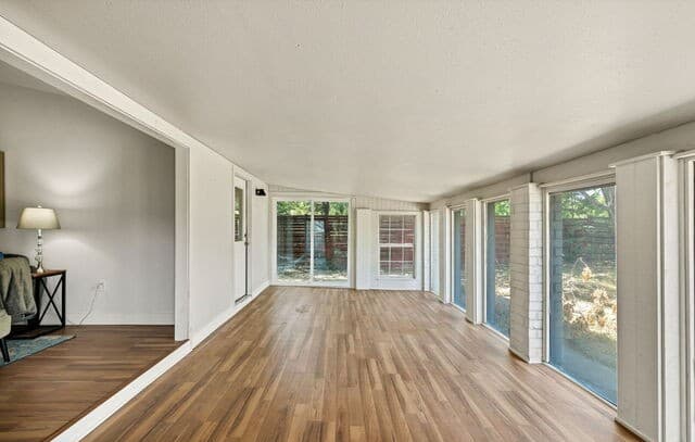 4-bedroom rental at 7637 Antique Oak St in Live Oak, TX — photo 4