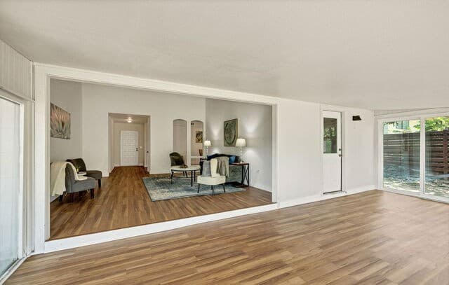 4-bedroom rental at 7637 Antique Oak St in Live Oak, TX — photo 5