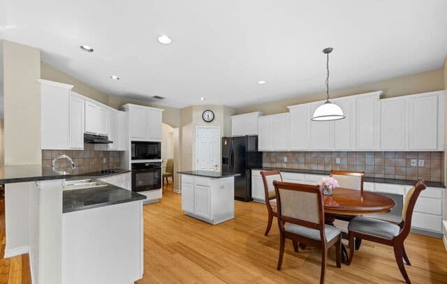 4-bedroom rental at 23622 Calico Chase in San Antonio, TX — photo 3