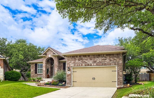 4-bedroom rental at 1007 Lariat Cove in San Antonio, TX — photo 2