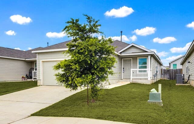 3-bedroom rental at 14623 Bolinger Ml in San Antonio, TX — photo 2