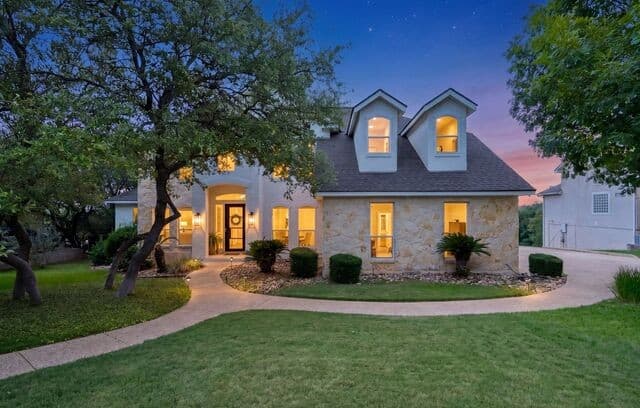5-bedroom rental at 842 Fawnway in San Antonio, TX — photo 2