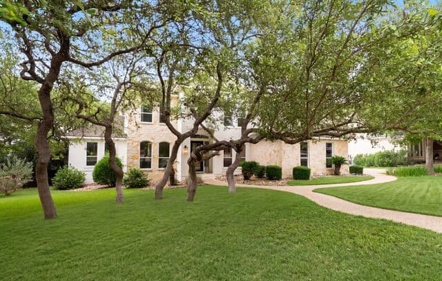5-bedroom rental at 842 Fawnway in San Antonio, TX — photo 4