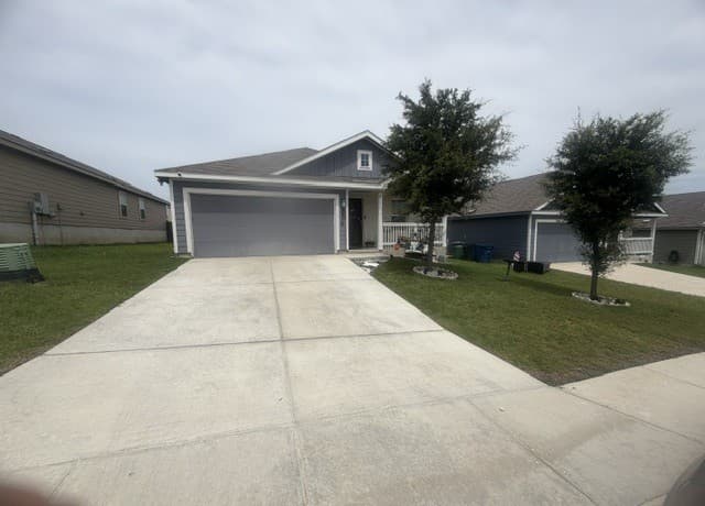3-bedroom rental at 8318 Glasgow Dr in San Antonio, TX — photo 1