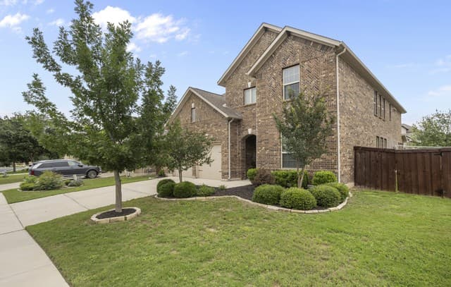 4-bedroom rental at 23118 Evangeline in San Antonio, TX — photo 2