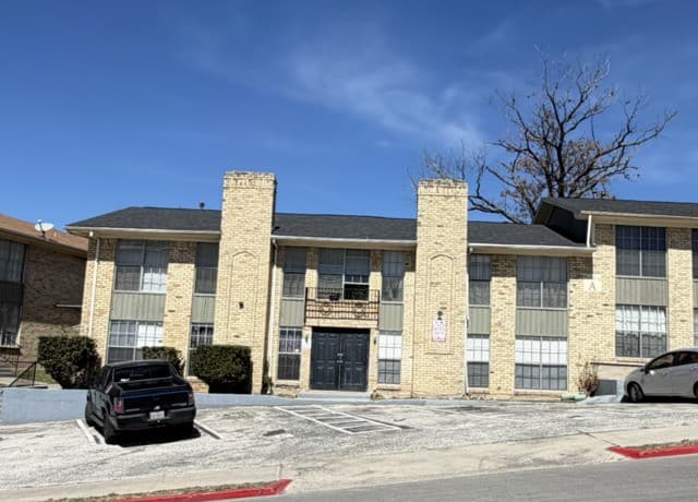 2-bedroom rental at 6611 Southpoint St Unit 103A in San Antonio, TX — photo 1