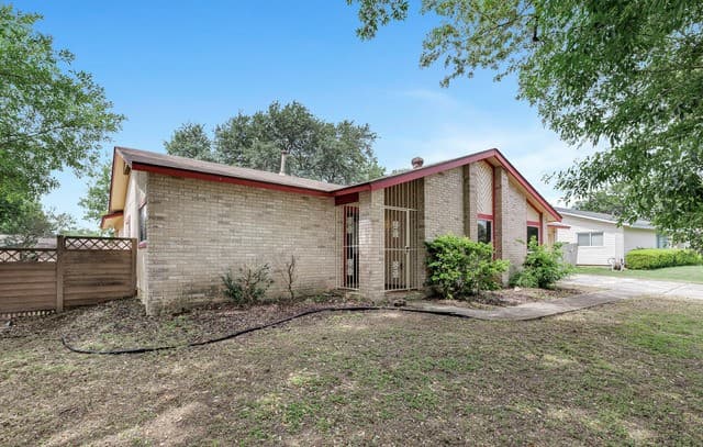 3-bedroom rental at 5118 El Capitan in San Antonio, TX — photo 4
