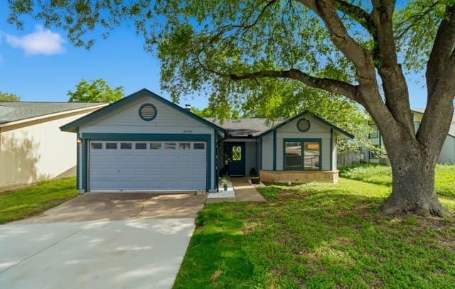 3-bedroom rental at 8790 Ridge Mile Dr in San Antonio, TX — photo 4