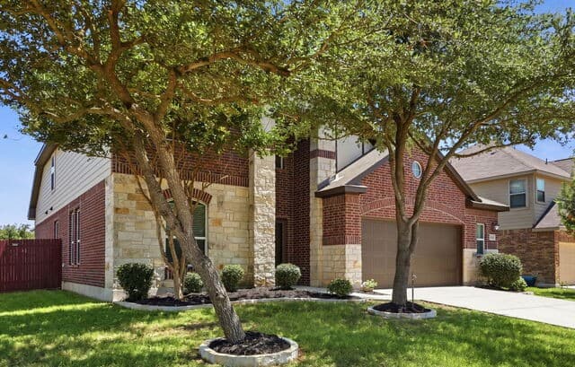 4-bedroom rental at 2944 Winding Trl in Schertz, TX — photo 2