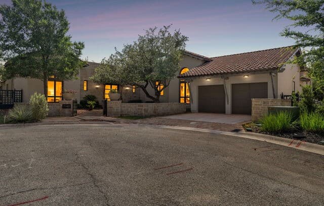 4-bedroom rental at 7102 Bluff Edge in San Antonio, TX — photo 1
