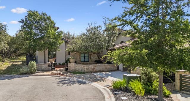 4-bedroom rental at 7102 Bluff Edge in San Antonio, TX — photo 3