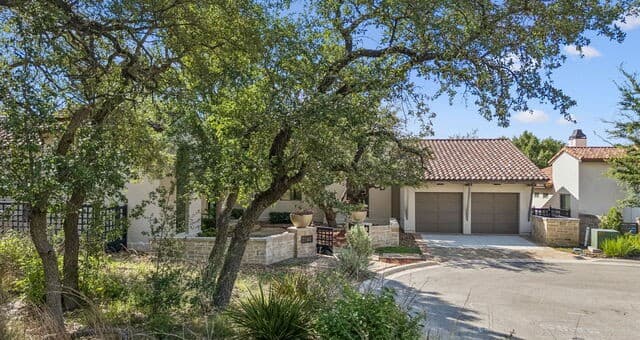 4-bedroom rental at 7102 Bluff Edge in San Antonio, TX — photo 4