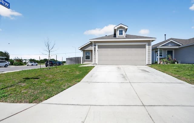 3-bedroom rental at 7251 Lincoln Trce in San Antonio, TX — photo 1