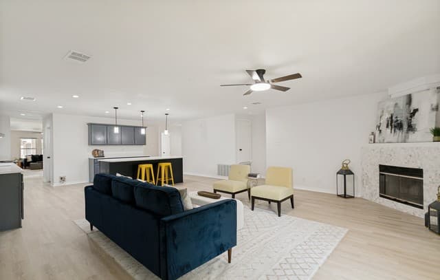 3-bedroom rental at 9030 Mansfield in San Antonio, TX — photo 5